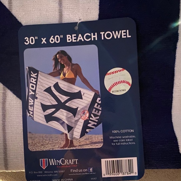 Beach Towel MLB NYY New York Yankees Official Baseball NWT - Picture 2 of 5